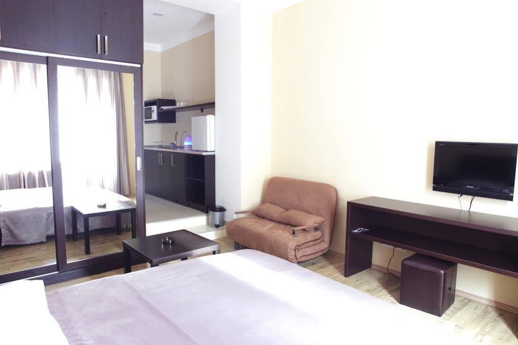 Apart Hotel Gh Tbilisi Exteriör bild