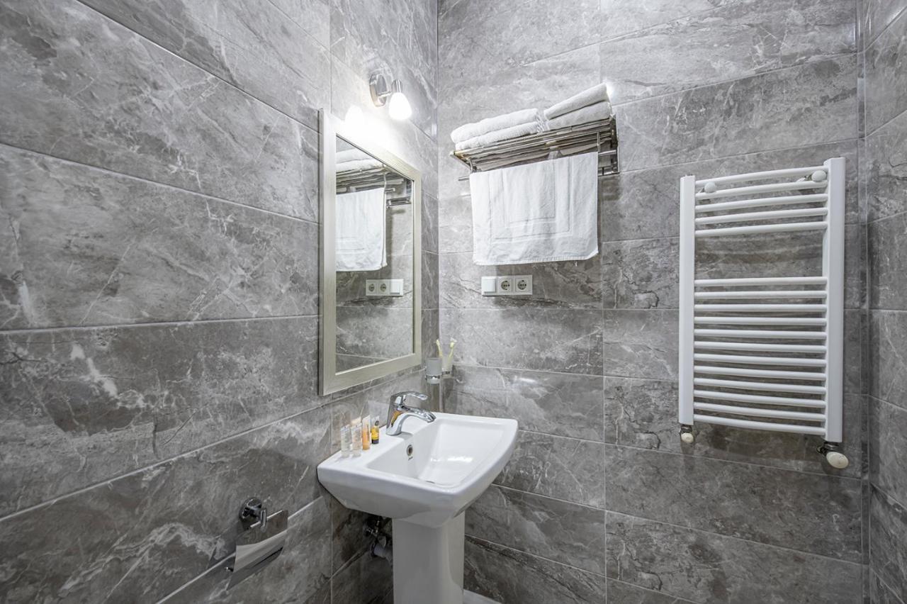 Apart Hotel Gh Tbilisi Exteriör bild