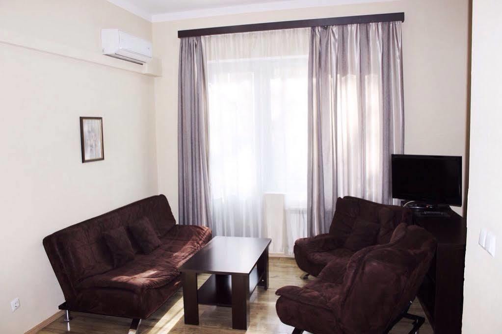 Apart Hotel Gh Tbilisi Exteriör bild